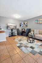 6519 W Newberry Rd, Unit 904 in Gainesville, FL - Building Photo