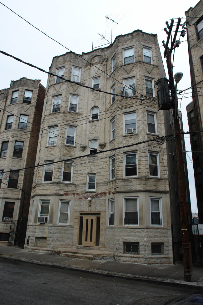 9 Lawrence St in Yonkers, NY - Foto de edificio - Building Photo