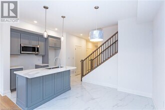 29 Dana Dr in Hamilton, ON - Building Photo - Building Photo