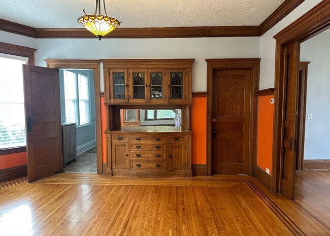 2440 Chicago Ave-Unit -2442 in Minneapolis, MN - Building Photo - Building Photo