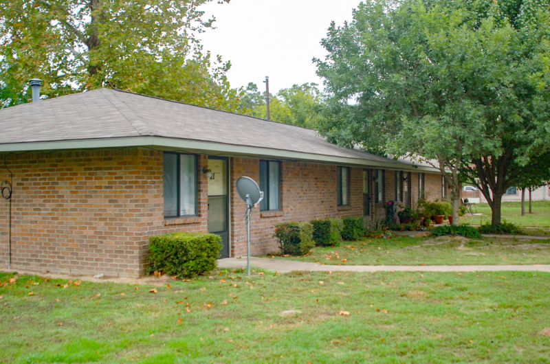 Trinity Oaks Apartments in Sulphur Springs, TX - Building Photo