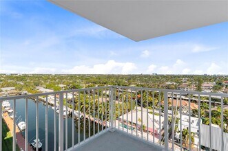 2881 NE 33rd Ct in Fort Lauderdale, FL - Building Photo - Building Photo