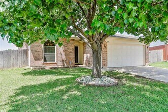3229 Spring Crest Ct in Hurst, TX - Building Photo - Building Photo