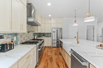 9542 17th Bay St in Norfolk, VA - Building Photo - Building Photo