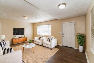 3041 Detroit Cir N in Jacksonville, FL - Building Photo - Building Photo