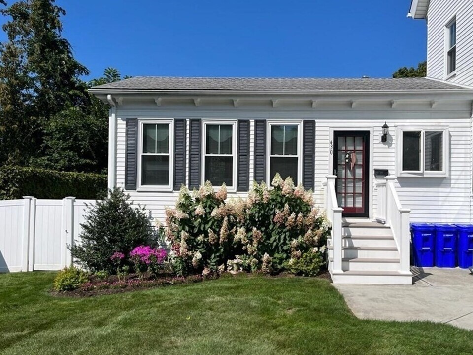430 N Main St, Unit R in Attleboro, MA - Building Photo