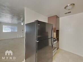 9233 N 14th St in Phoenix, AZ - Building Photo - Building Photo