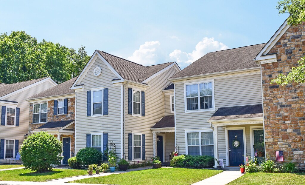 The Willows at Spring Mill Apartments in Mullica Hill, NJ