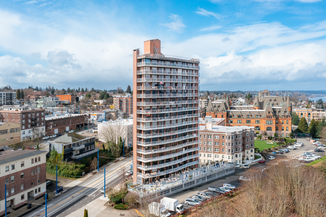 One Stadium Way Tower in Tacoma, WA - Building Photo