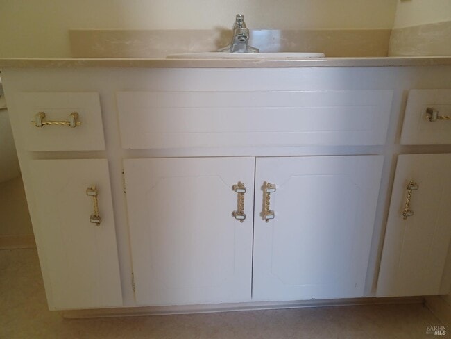 214 Cottonwood Cir in Healdsburg, CA - Building Photo - Building Photo