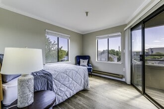 San Leandro Senior Living in San Leandro, CA - Foto de edificio - Building Photo