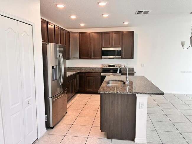 170 E Fiesta Key Loop in DeLand, FL - Building Photo - Building Photo
