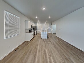 23622 E 3rd Pl in Aurora, CO - Foto de edificio - Building Photo