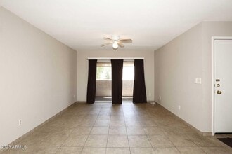 4554 E Paradise Village Pkwy N in Phoenix, AZ - Building Photo - Building Photo