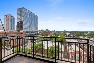 2024 S Wabash Ave in Chicago, IL - Building Photo - Building Photo