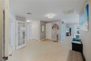 1926 SE 12th Terrace in Cape Coral, FL - Building Photo