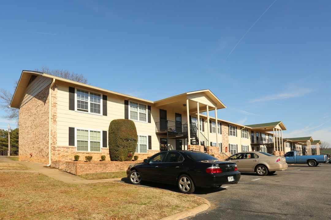 Terrace Green Apartments in Little Rock, AR - Building Photo