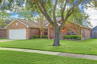 5108 Cherrywood Ct in League City, TX - Building Photo - Building Photo