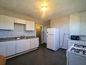2120 Bedford Ave, Unit 2 in Pittsburgh, PA - Building Photo - Building Photo