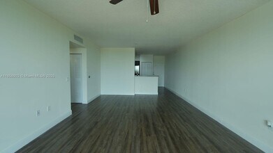 987 SW 37th Ave in Miami, FL - Building Photo - Building Photo