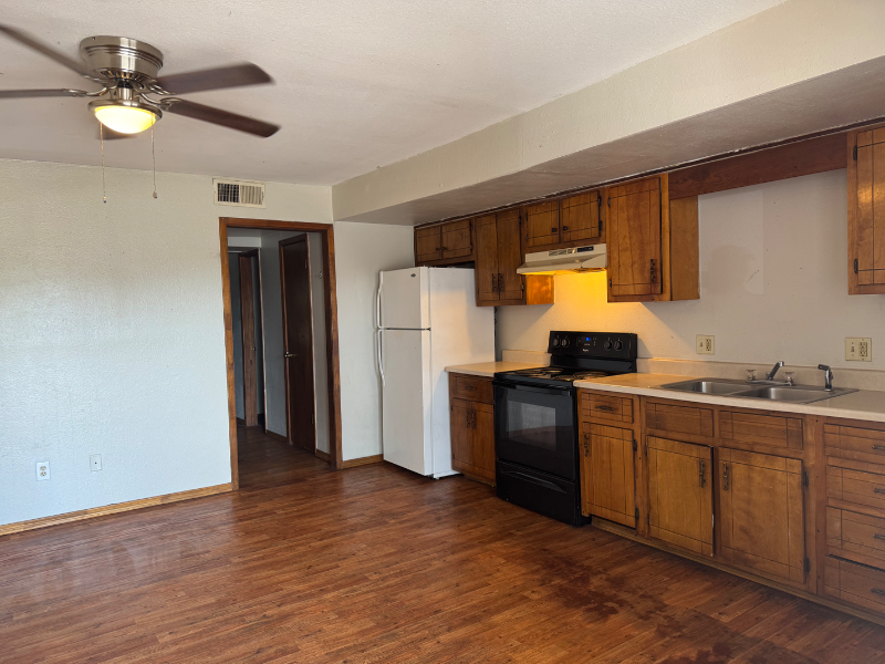 750 Bonham St in Paris, TX - Building Photo