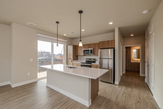Yellowstone Apartments in Madison, WI - Building Photo - Interior Photo