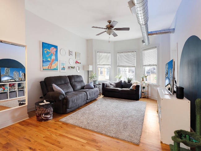 1148 W Belmont Ave in Chicago, IL - Building Photo - Building Photo