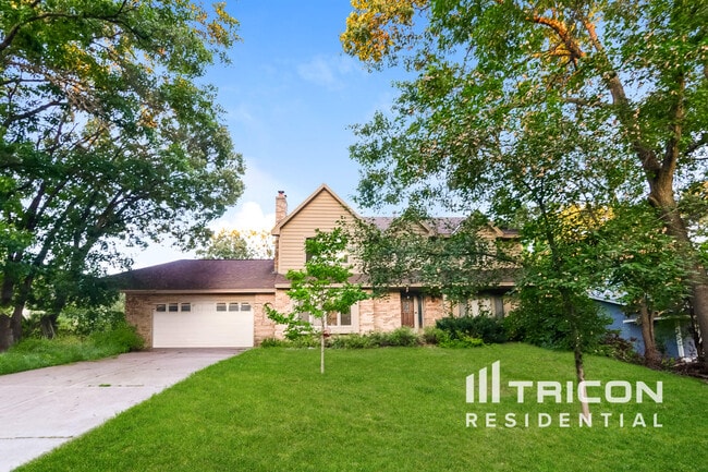 property at 11885 Evergreen Cir NW