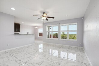 20111 Travis Dr in Lago Vista, TX - Building Photo - Building Photo