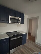 40 Rogers St in Branford, CT - Building Photo - Building Photo