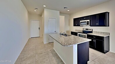 11418 E Cliffrose Ln in Florence, AZ - Building Photo - Building Photo