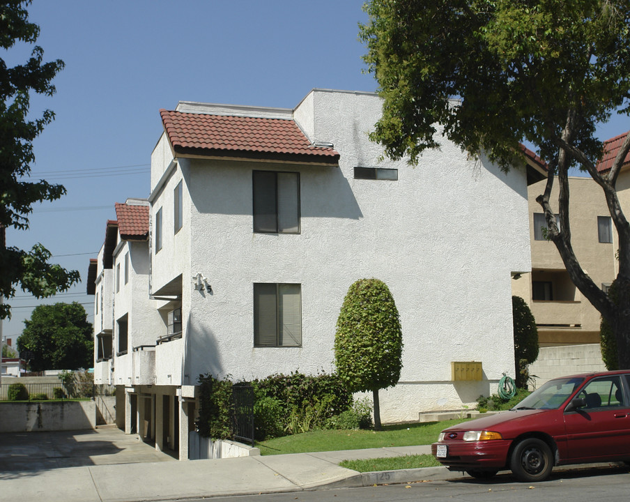 125 N 3rd St in Alhambra, CA - Building Photo