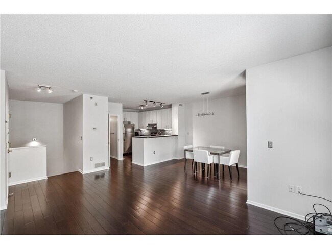 675 N 1st St in Minneapolis, MN - Building Photo - Building Photo