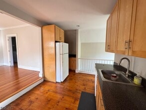 127 Midland Ave in Montclair, NJ - Building Photo - Building Photo