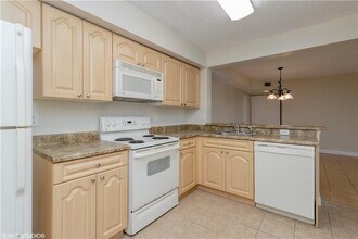 5641 Riverside Dr in Coral Springs, FL - Building Photo - Building Photo