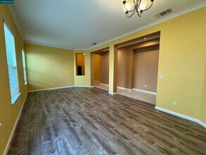 1174 Krona Ln in Concord, CA - Building Photo - Building Photo
