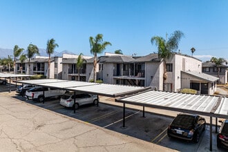 601 North East End Ave in Pomona, CA - Foto de edificio - Building Photo