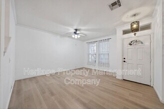 2642 Grayson Way in San Antonio, TX - Foto de edificio - Building Photo