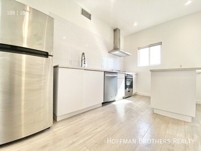 property at 421 1/2 N Coronado St