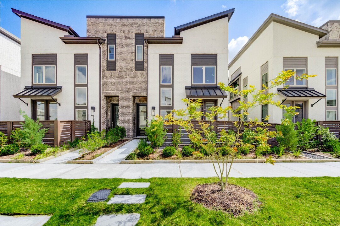 19718 Curved Steel Dr in Cypress, TX - Building Photo