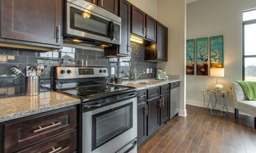 District at Seven Springs in Brentwood, TN - Building Photo - Building Photo