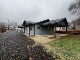 1320 S 13th Ave in Yakima, WA - Building Photo - Building Photo