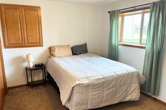 5704 S San Diego Ave in Sioux Falls, SD - Building Photo - Building Photo