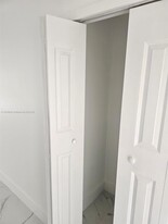 3430 NW 52nd Ave in Lauderdale Lakes, FL - Building Photo