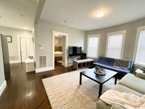 147 Boston St, Unit 3 in Boston, MA - Building Photo - Building Photo