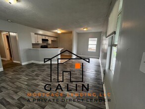 8 Griffin St in Savannah, GA - Building Photo - Building Photo