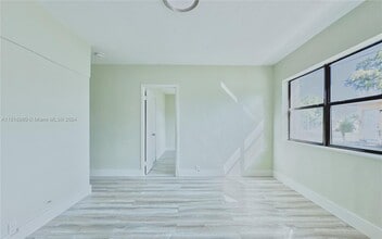 1010 Opa-locka Blvd-Unit -#2 in Opa Locka, FL - Building Photo - Building Photo