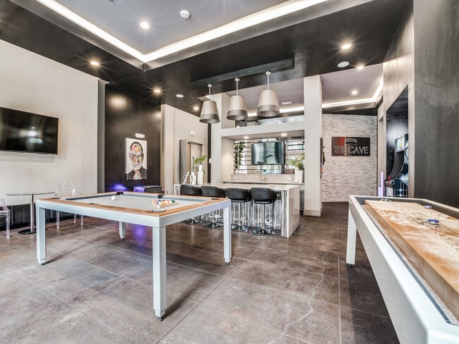 Capitol at Stonebriar in Frisco, TX - Building Photo - Interior Photo