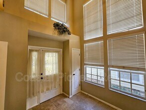 5124 Sterling Manor Dr in Tampa, FL - Building Photo - Building Photo