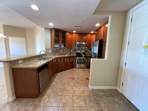 5350 E Deer Valley Dr in Phoenix, AZ - Foto de edificio - Building Photo